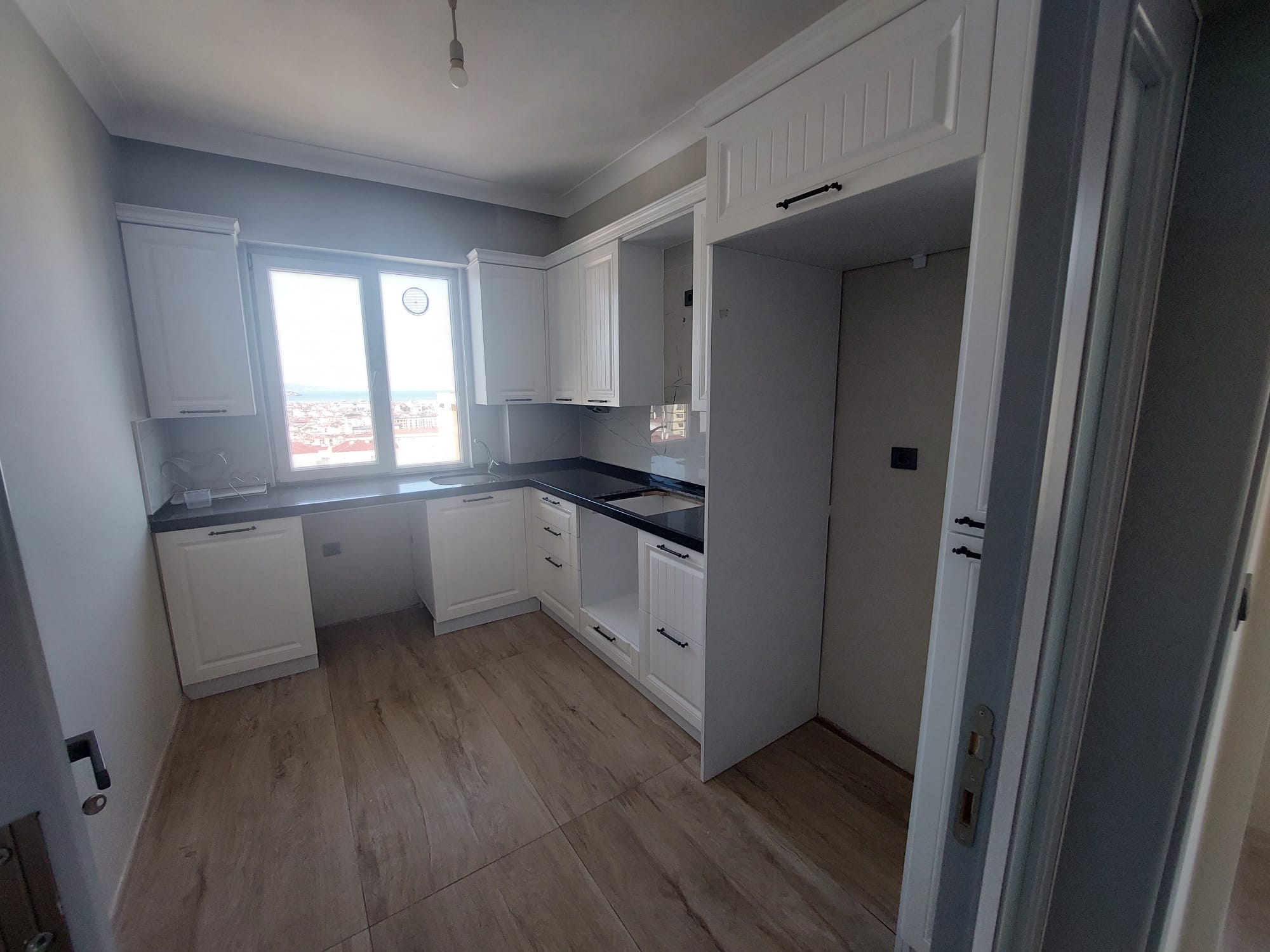 KARŞIYAKA KİRALIK 2+1 DAİRE TAHİR TOMAKİN